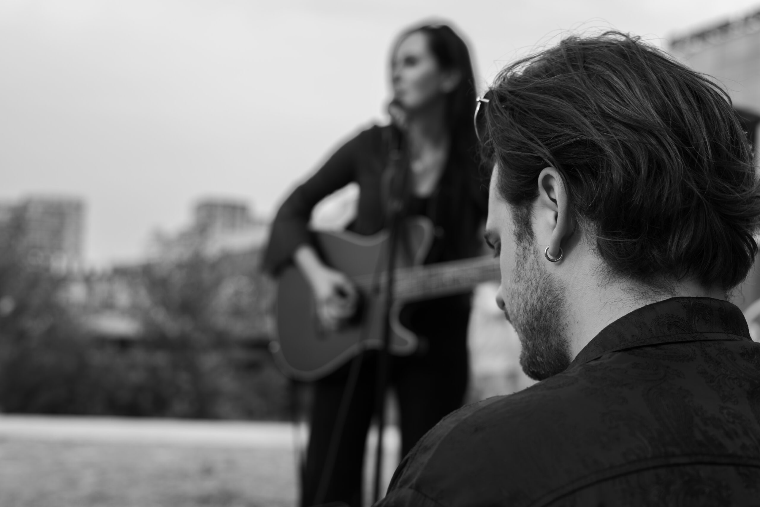 Hochzeitssängerin aus Wien im Akustik Duo mit Gitarre für Trauung